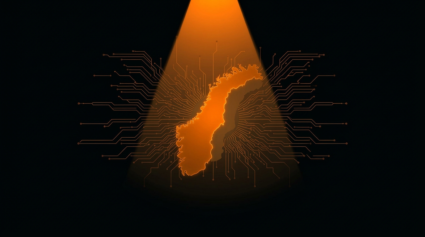 Norgeskart i oransje belyst av spotlight, omgitt av digitale kretskortlinjer – AEO og AI-søk i Norge